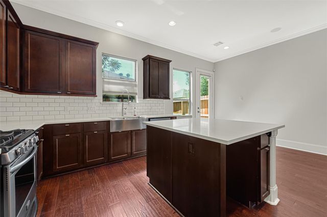 2110 Winbern Street, Houston, TX 77004