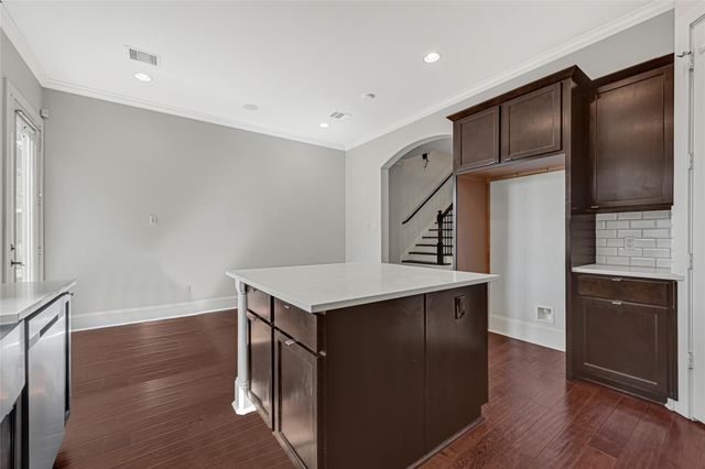 2110 Winbern Street, Houston, TX 77004