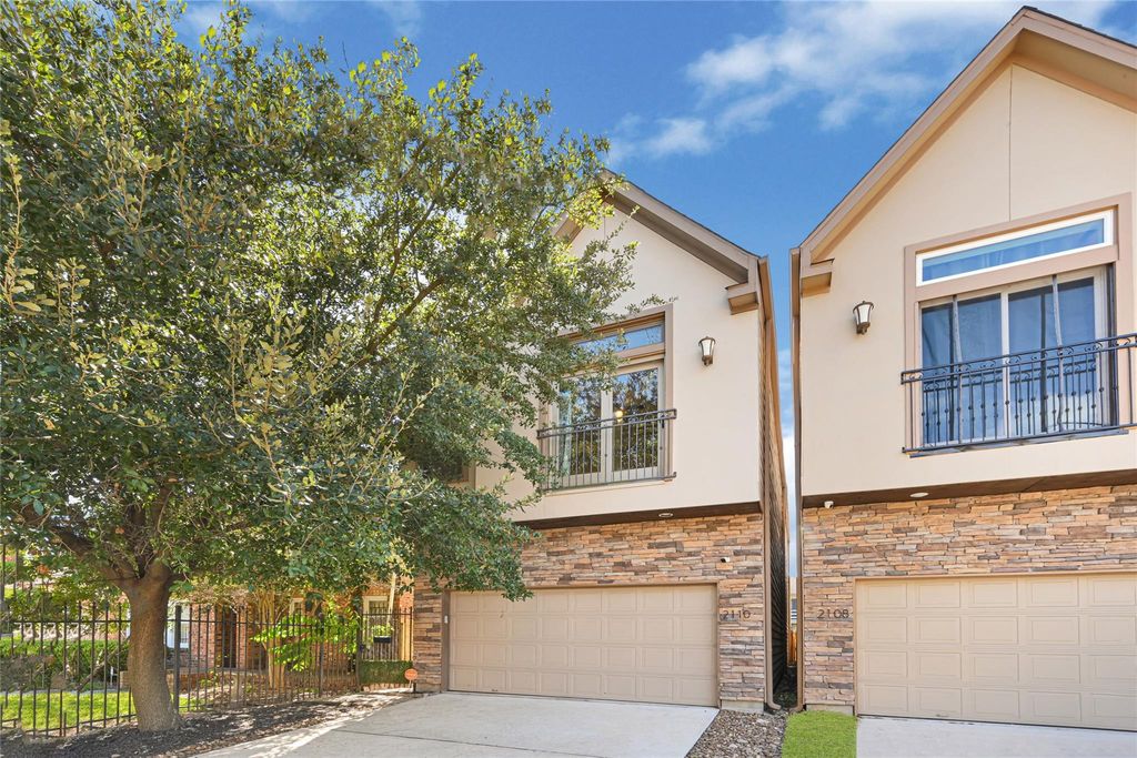 2110 Winbern Street, Houston, TX 77004