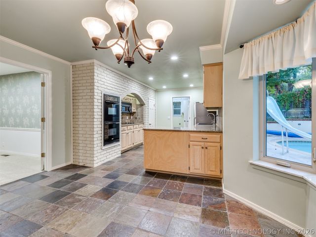 2620 E 73rd Street, Tulsa, OK 74136