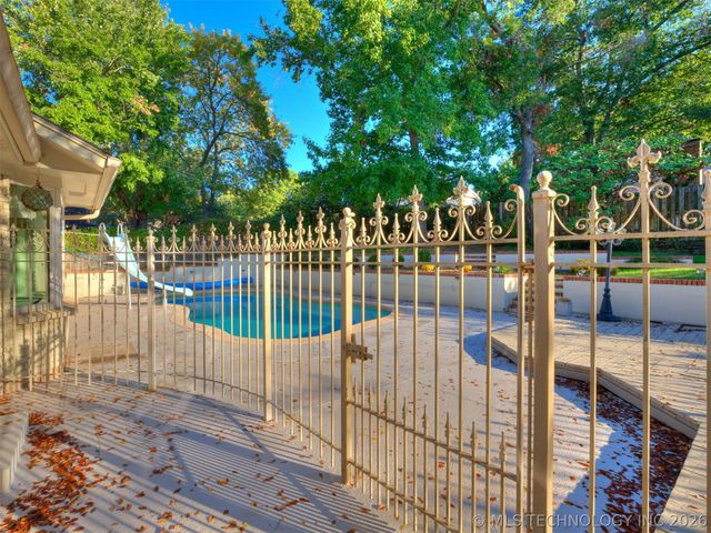 2620 E 73rd Street, Tulsa, OK 74136