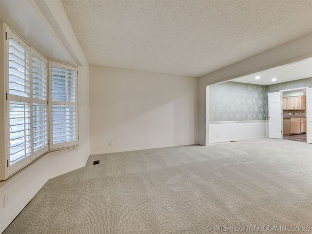 2620 E 73rd Street, Tulsa, OK 74136