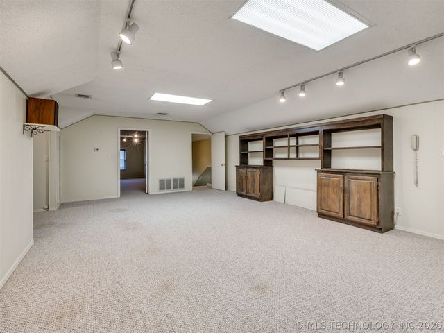 2620 E 73rd Street, Tulsa, OK 74136