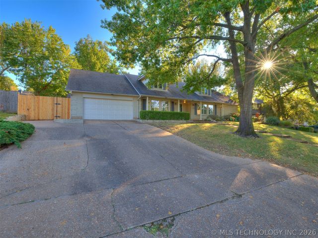 2620 E 73rd Street, Tulsa, OK 74136