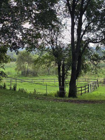 7973 Sandy Ridge ROAD, Kewaskum, WI 53040