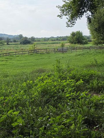 7973 Sandy Ridge ROAD, Kewaskum, WI 53040