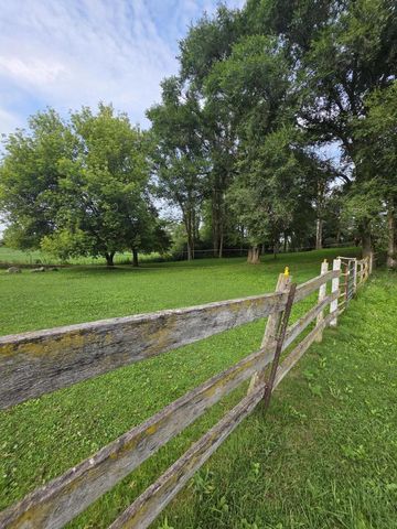7973 Sandy Ridge ROAD, Kewaskum, WI 53040