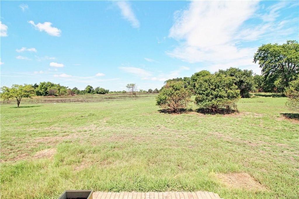2774 County Road 1110, Celeste, TX 75423