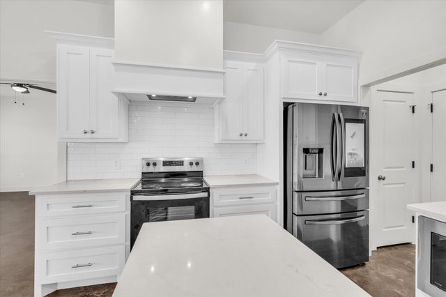 110 Indian Trails Road, Riesel, TX 76682