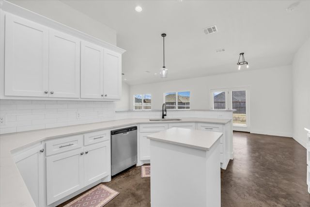 110 Indian Trails Road, Riesel, TX 76682