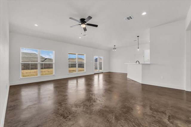 110 Indian Trails Road, Riesel, TX 76682