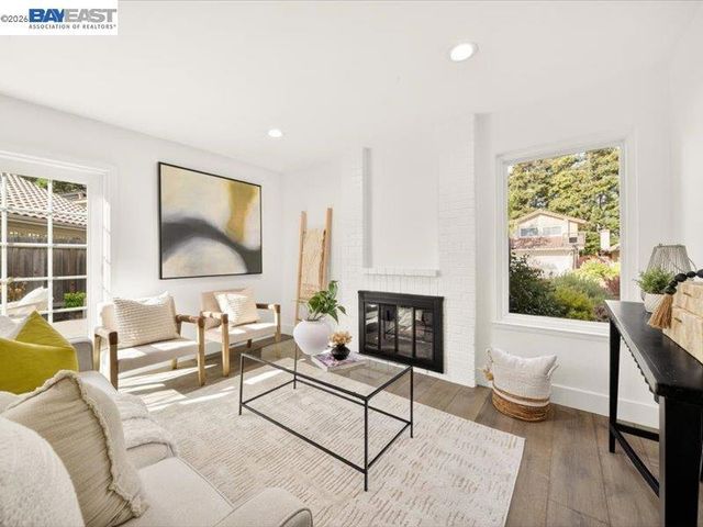 11776 Shadow Dr, Dublin, CA 94568