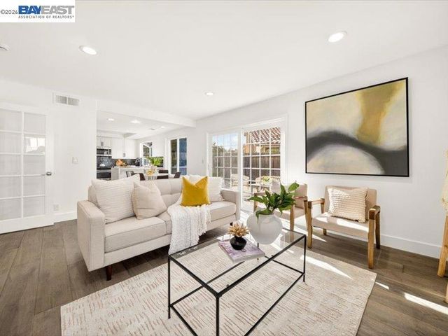 11776 Shadow Dr, Dublin, CA 94568