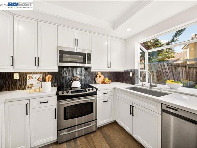 11776 Shadow Dr, Dublin, CA 94568