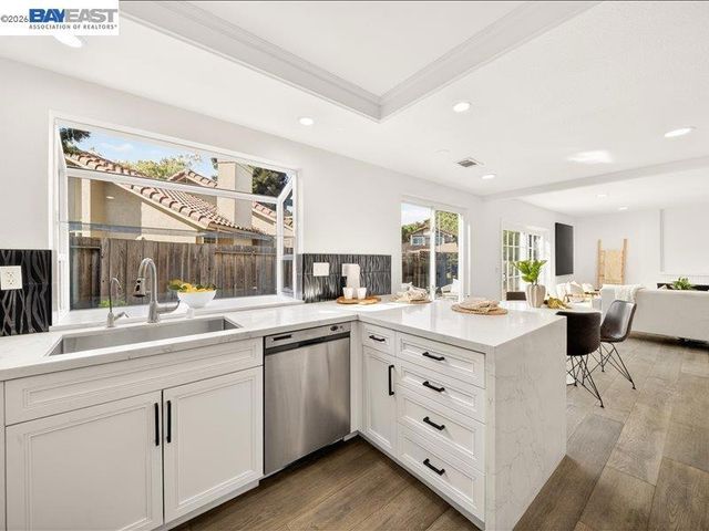11776 Shadow Dr, Dublin, CA 94568
