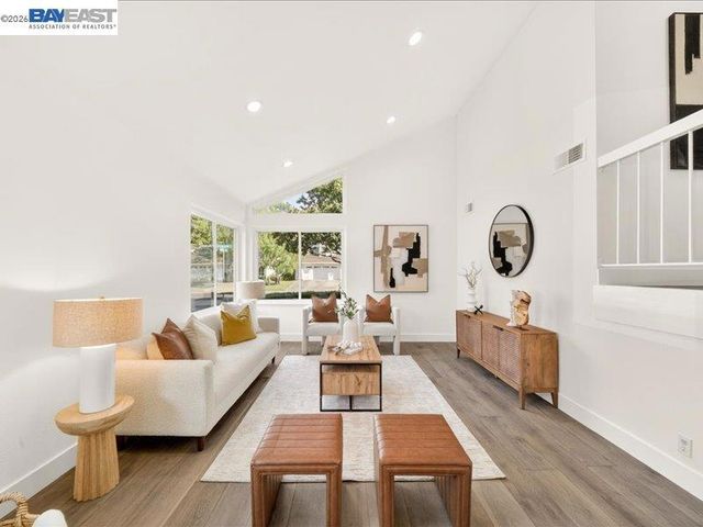 11776 Shadow Dr, Dublin, CA 94568