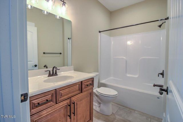 2049 Presley Crossing, Jonesborough, TN 37659