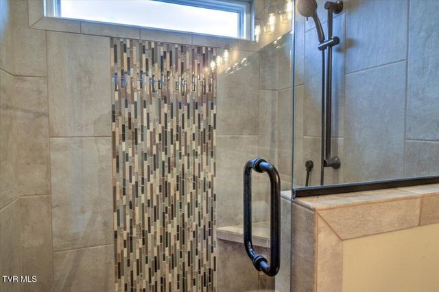 2049 Presley Crossing, Jonesborough, TN 37659