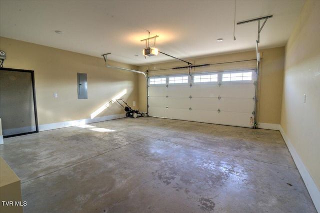 2049 Presley Crossing, Jonesborough, TN 37659