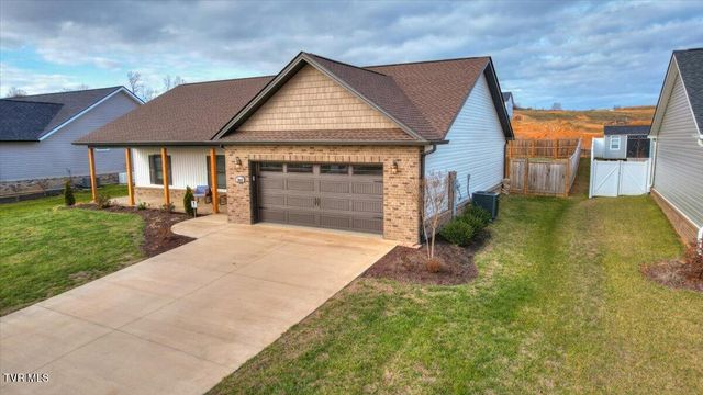 2049 Presley Crossing, Jonesborough, TN 37659