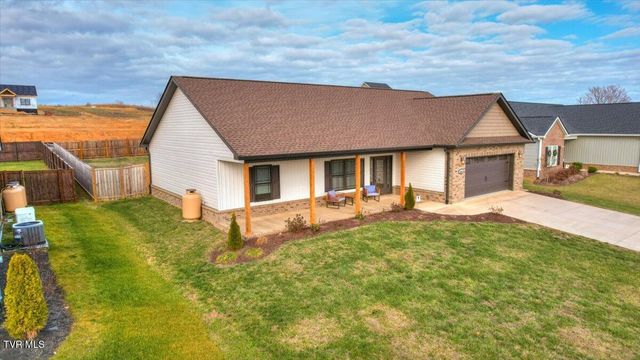 2049 Presley Crossing, Jonesborough, TN 37659