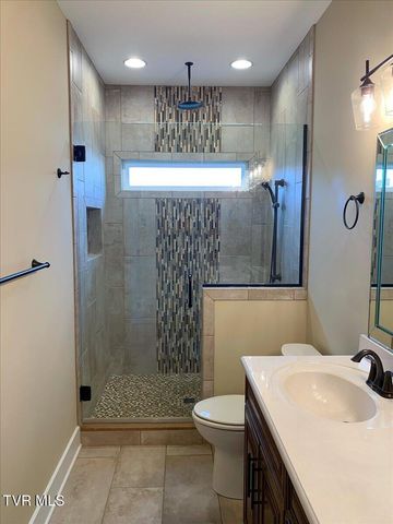 2049 Presley Crossing, Jonesborough, TN 37659