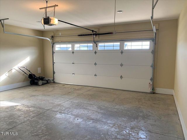 2049 Presley Crossing, Jonesborough, TN 37659