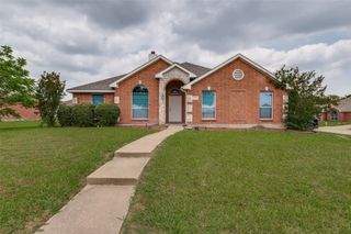 223 Troy Lane, Red Oak, TX 75154