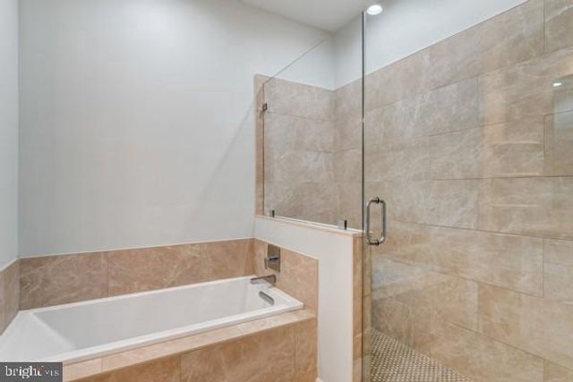 5053 DONOVAN DR, Alexandria, VA 22304