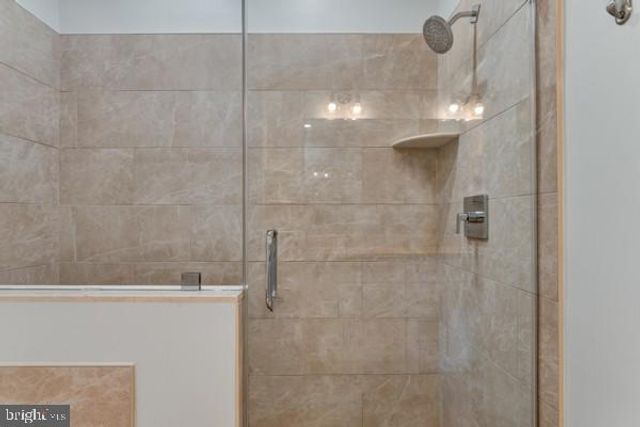5053 DONOVAN DR, Alexandria, VA 22304