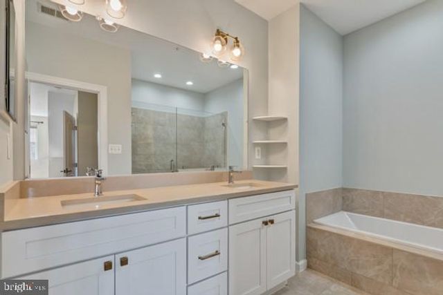 5053 DONOVAN DR, Alexandria, VA 22304