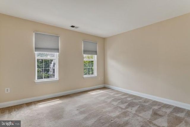 5053 DONOVAN DR, Alexandria, VA 22304
