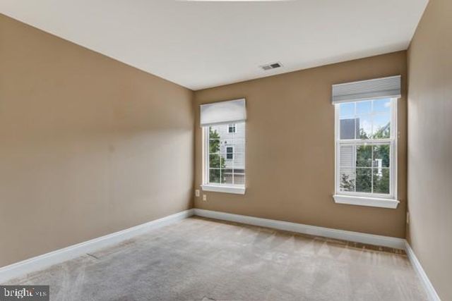 5053 DONOVAN DR, Alexandria, VA 22304