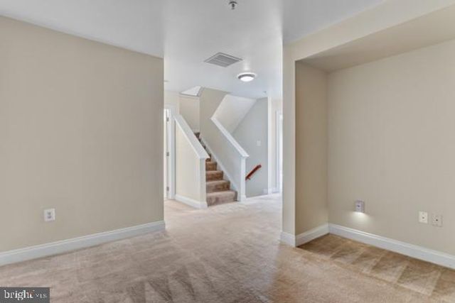 5053 DONOVAN DR, Alexandria, VA 22304