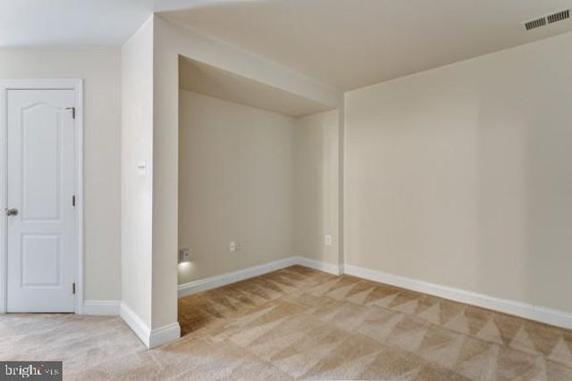 5053 DONOVAN DR, Alexandria, VA 22304