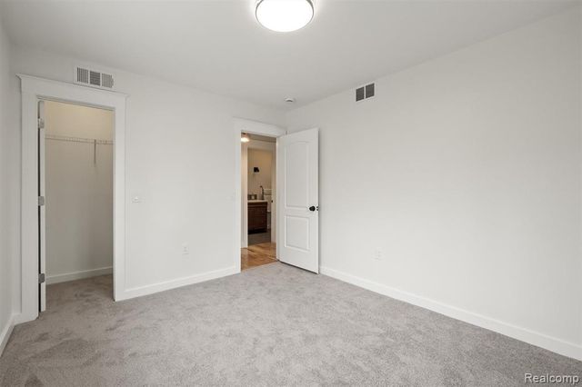 970 Henderson Avenue, Waterford, MI 48328