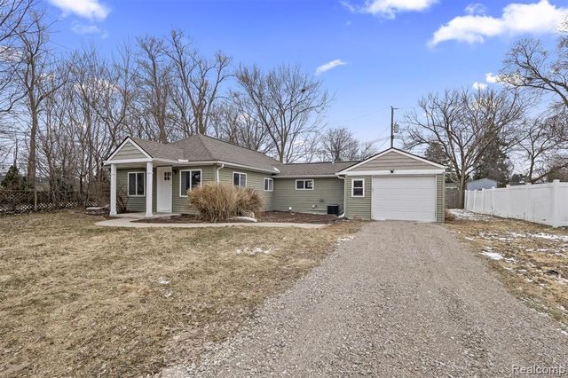 970 Henderson Avenue, Waterford, MI 48328