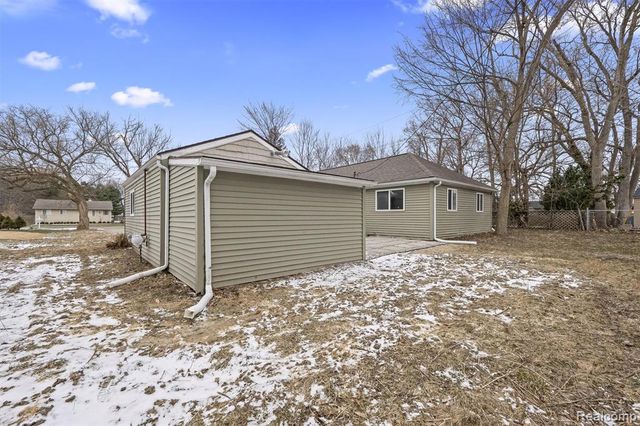 970 Henderson Avenue, Waterford, MI 48328