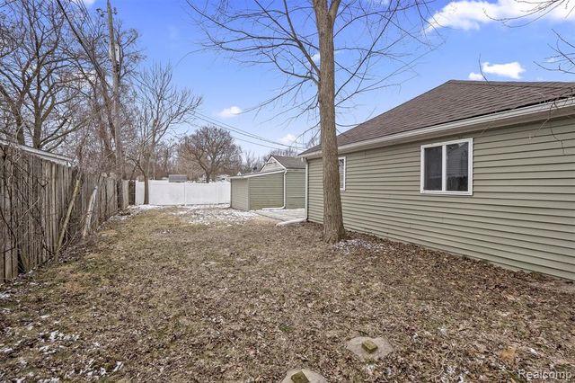 970 Henderson Avenue, Waterford, MI 48328