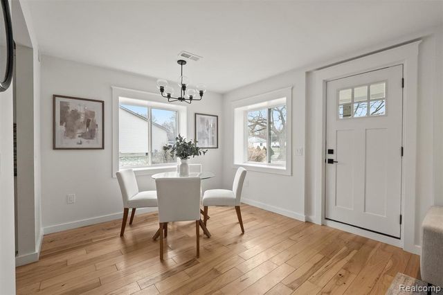 970 Henderson Avenue, Waterford, MI 48328