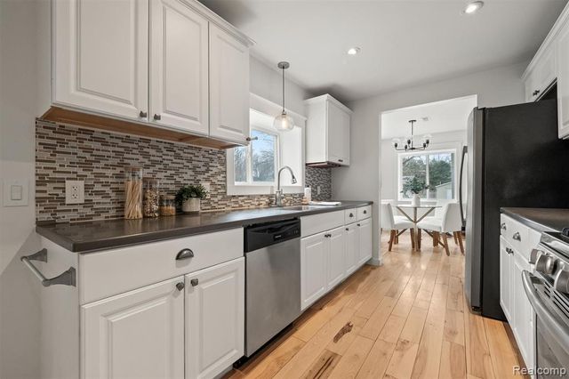 970 Henderson Avenue, Waterford, MI 48328