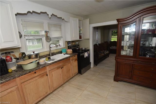 141 Hastings Hill Road, Kernersville, NC 27284