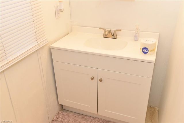 141 Hastings Hill Road, Kernersville, NC 27284