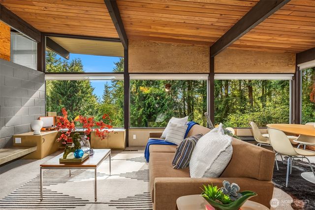 14827 SE 55th Street, Bellevue, WA 98006