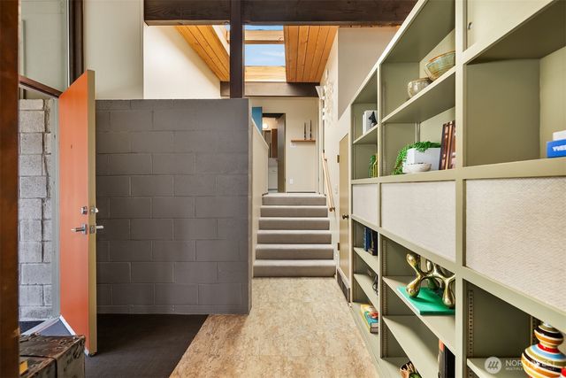 14827 SE 55th Street, Bellevue, WA 98006