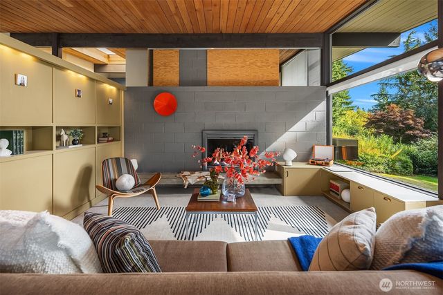 14827 SE 55th Street, Bellevue, WA 98006