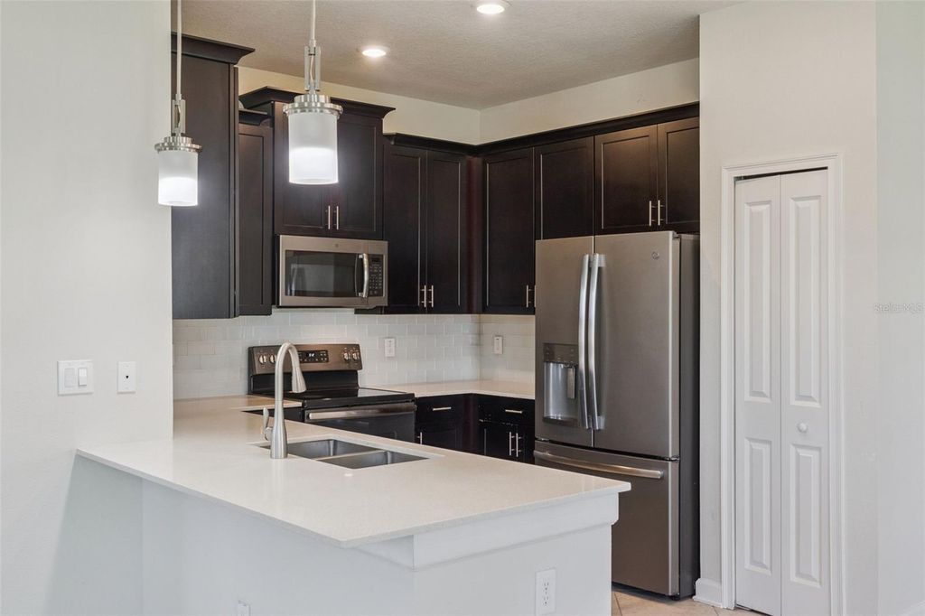 Image 11 of property listing at 11433 WHISTLING PINE WAY, Orlando, FL 32832