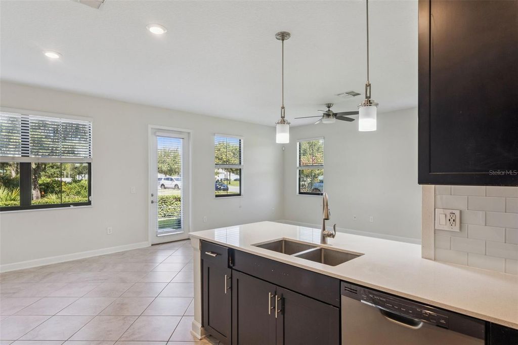 Image 13 of property listing at 11433 WHISTLING PINE WAY, Orlando, FL 32832