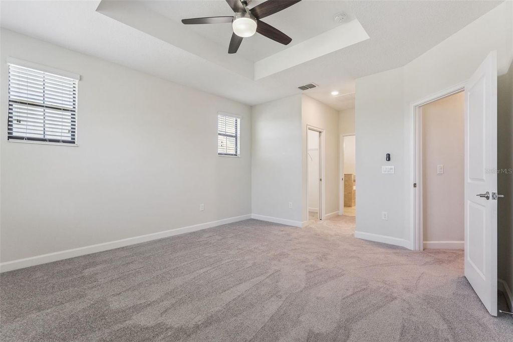Image 15 of property listing at 11433 WHISTLING PINE WAY, Orlando, FL 32832