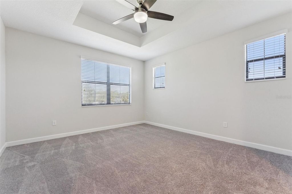 Image 16 of property listing at 11433 WHISTLING PINE WAY, Orlando, FL 32832
